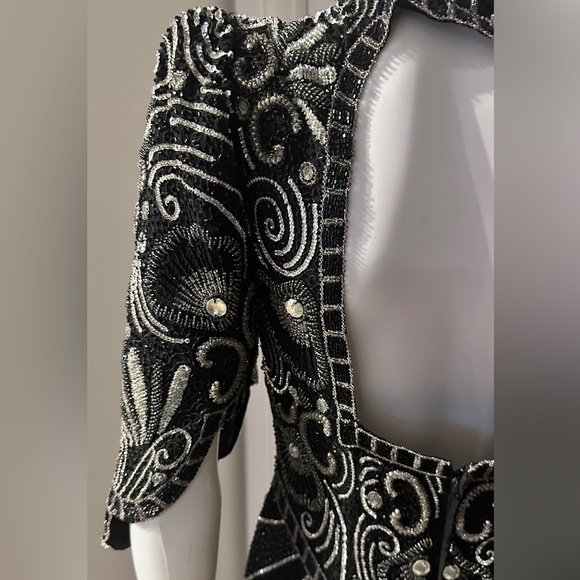 Vintage FRENCH COLLEZIONI silver sequin black silk gown, heavily beaded. - Picture 4 of 12